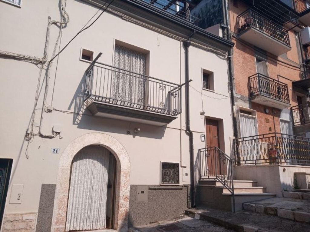 Casa indipendente in Degli Orti 21, San Marco in Lamis, 4 locali