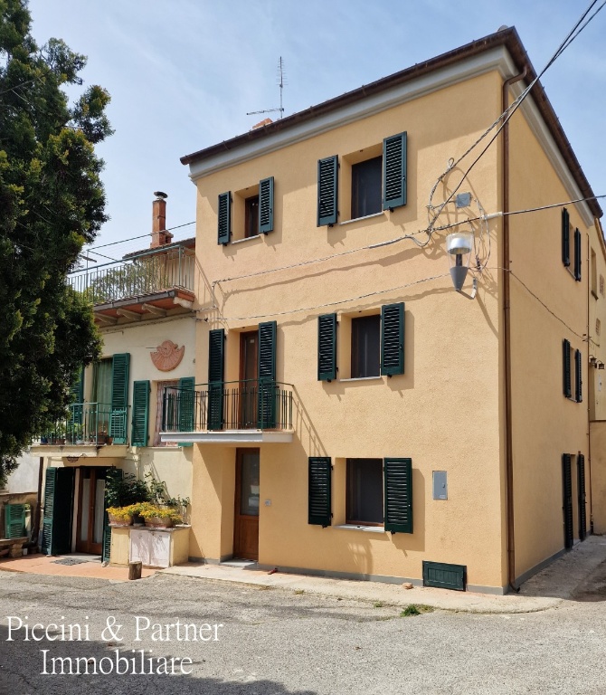 Casa semindipendente a Castiglione del Lago, 7 locali, 2 bagni, garage