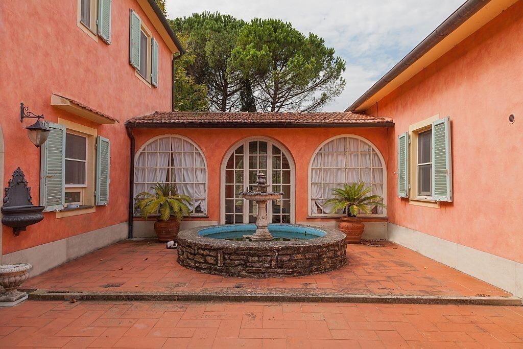 Rustico a Pisa, 20 locali, 5 bagni, giardino privato, posto auto