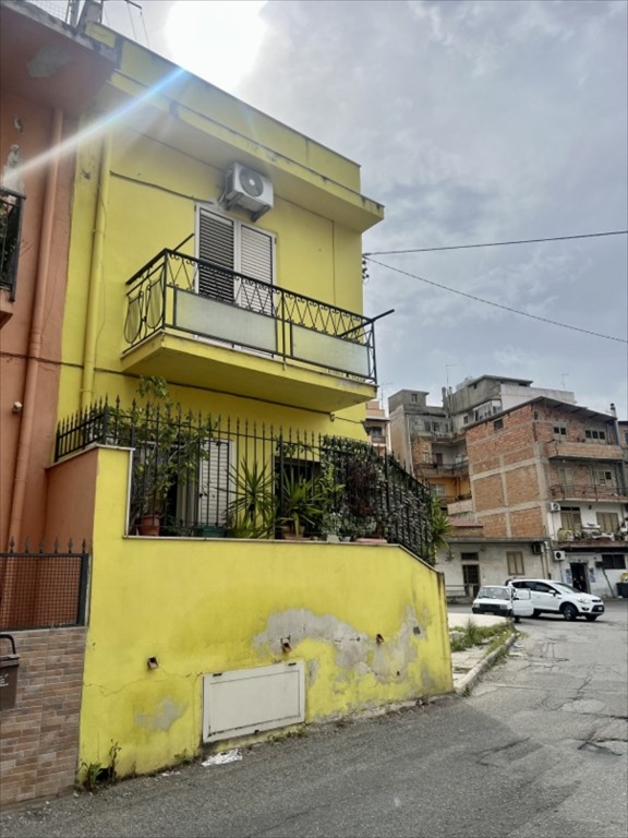 Casa indipendente in Via ciccarello, Reggio di Calabria, 5 locali