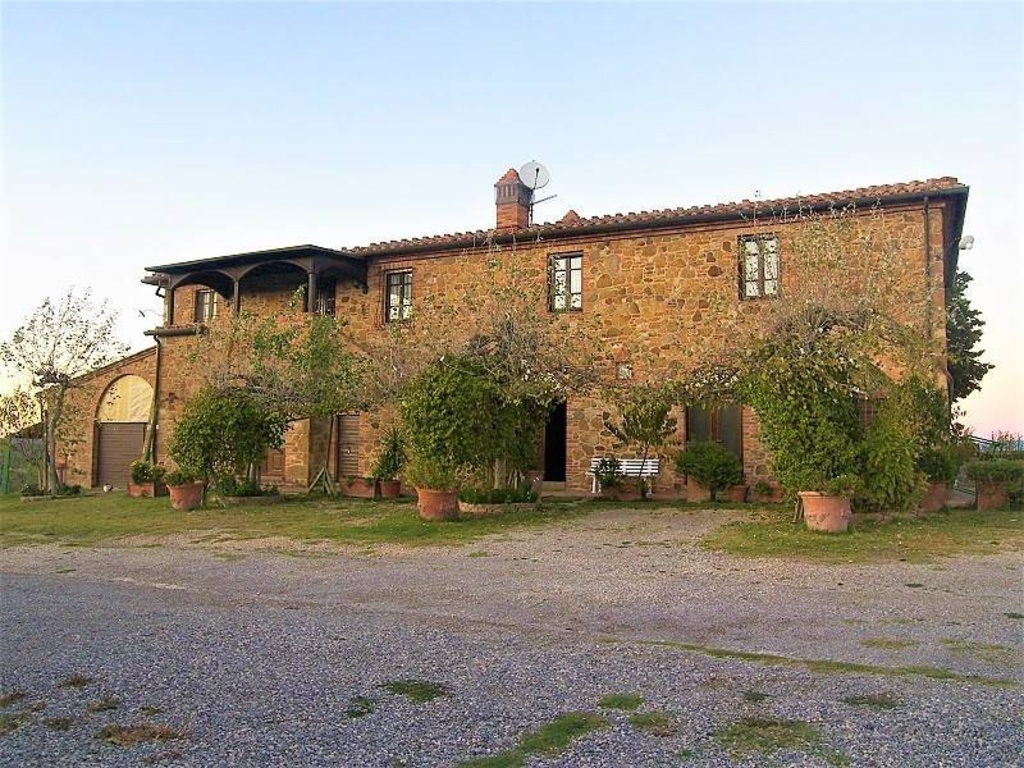 Rustico a Torrita di Siena, 14 locali, arredato, 420 m² in vendita