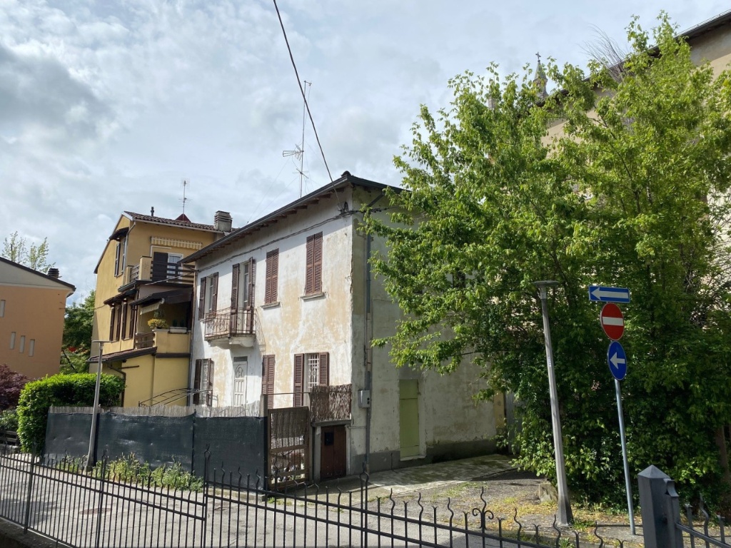 Villa singola in Via Bottego 3, Salsomaggiore Terme, 6 locali, 1 bagno