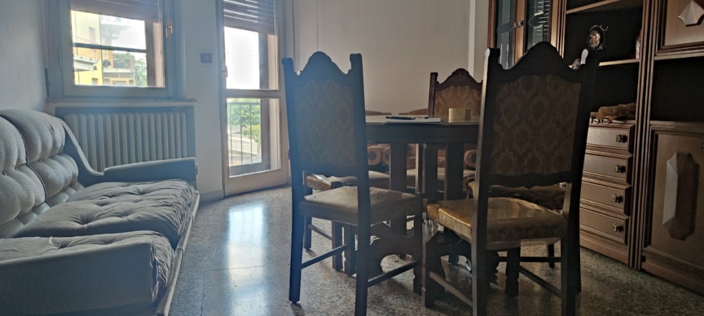 Appartamento a Cesena, 5 locali, 130 m², riscaldamento autonomo