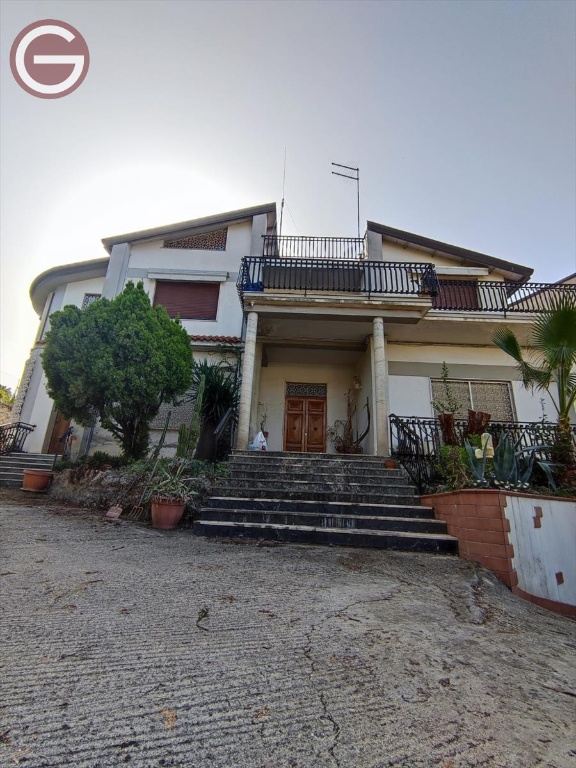 Villa in VIA FRANCESCO SOFIA ALESSIO, Taurianova, giardino privato