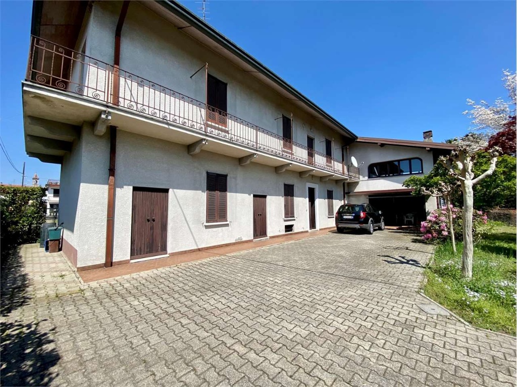 Villa in Via Garzonio 11, Somma Lombardo, 12 locali, 2 bagni, garage