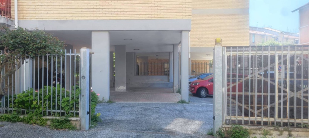 Quadrilocale a Salerno, 2 bagni, 120 m², ascensore, abitabile