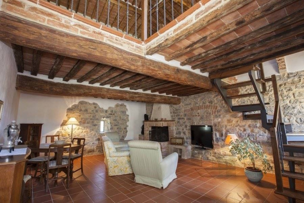 Casa colonica a Castelnuovo Berardenga, 20 locali, 710 m² in vendita