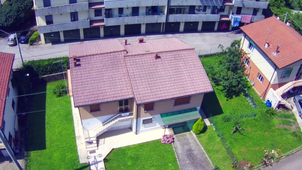 Villa singola in VIA TRIESTE 20, Arzignano, 6 locali, 2 bagni, garage