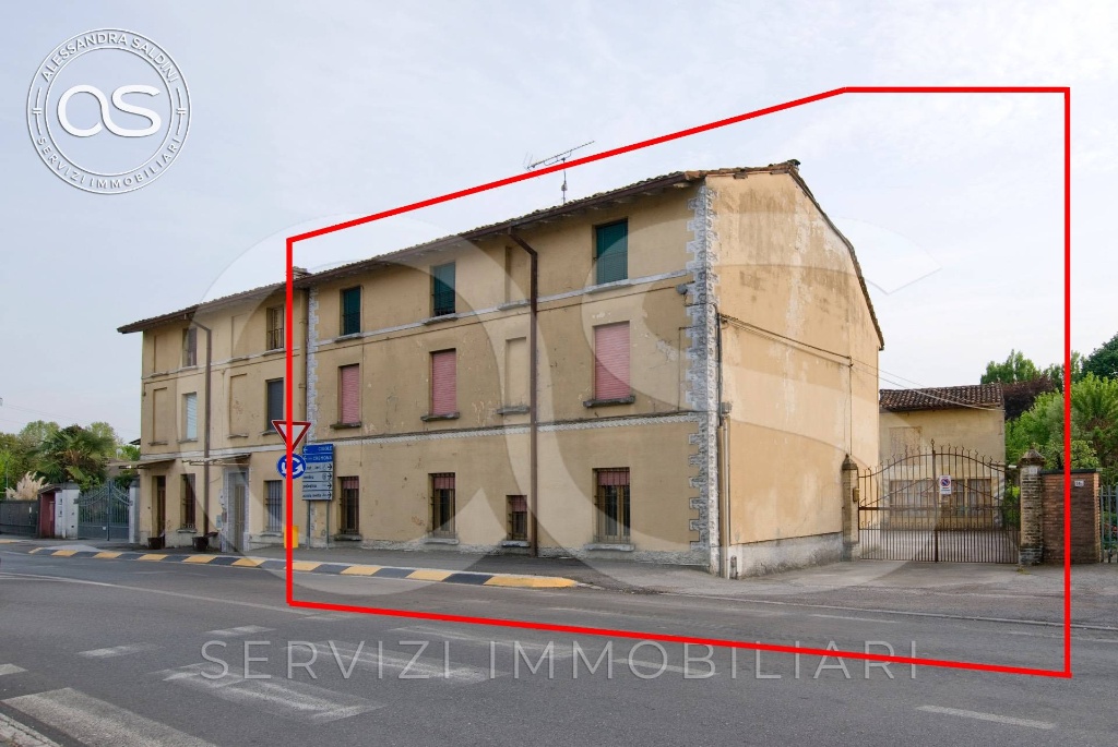 Casa indipendente in Via Piave, Manerbio, 9 locali, 2 bagni, con box