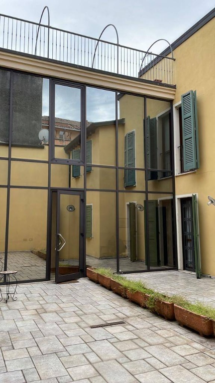 Bilocale a Mantova, 1 bagno, arredato, 86 m², 1° piano, terrazzo