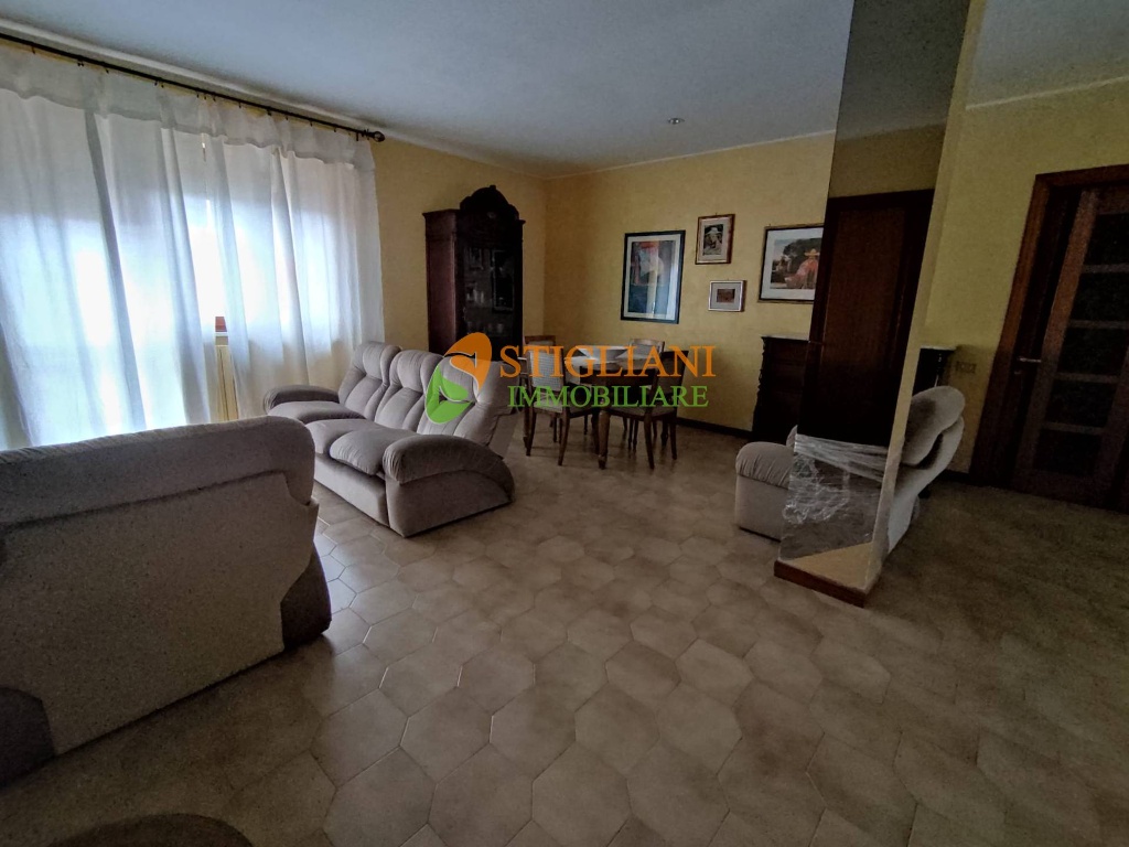 Appartamento in Via San Giovanni, Campobasso, 5 locali, 2 bagni