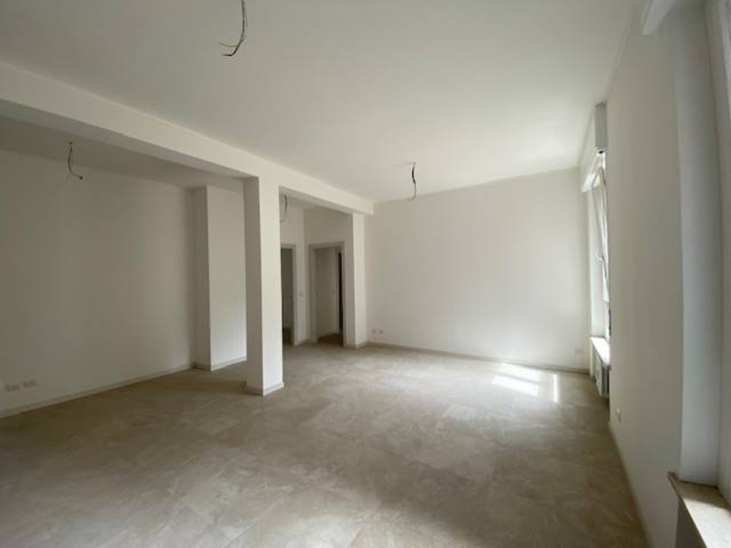 Quadrilocale a Parma, 2 bagni, 126 m², 1° piano, ascensore in vendita