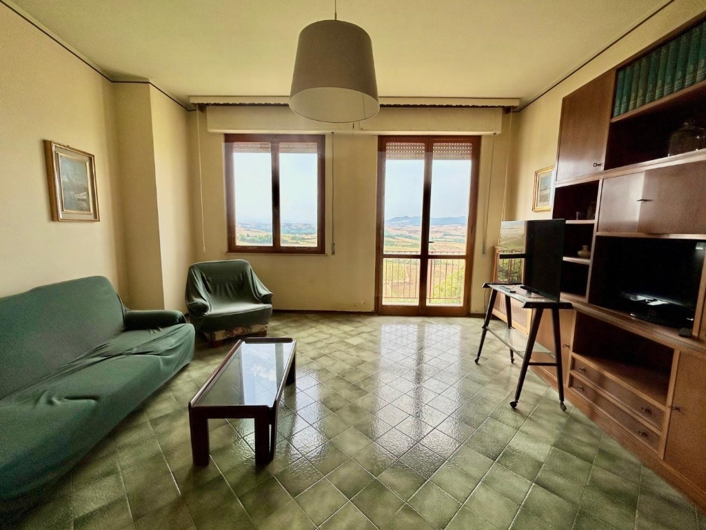 Appartamento a Peccioli, 5 locali, 1 bagno, arredato, 200 m², 1° piano