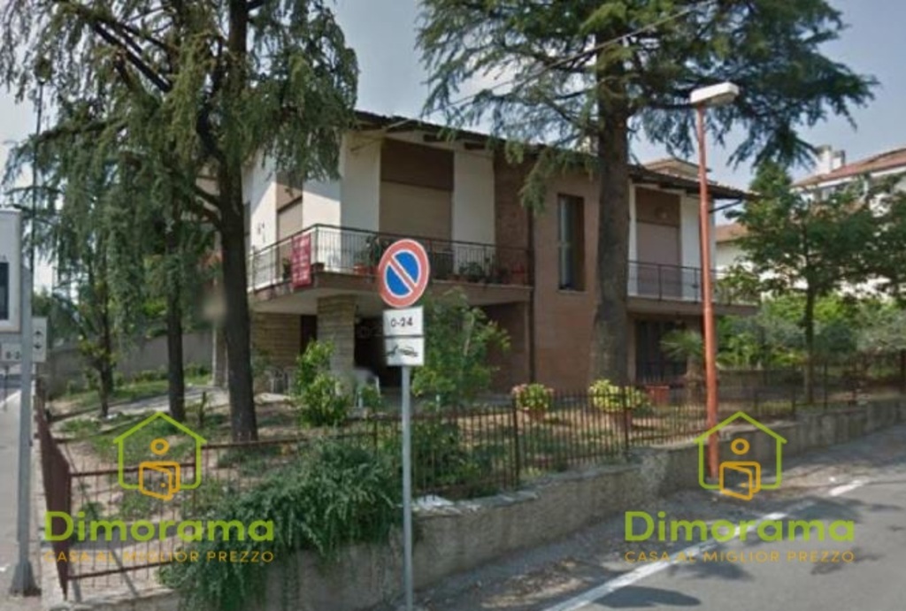 Villa in Via Fiorenzuola angolo Via Bottego, Cesena, 6 locali, 2 bagni