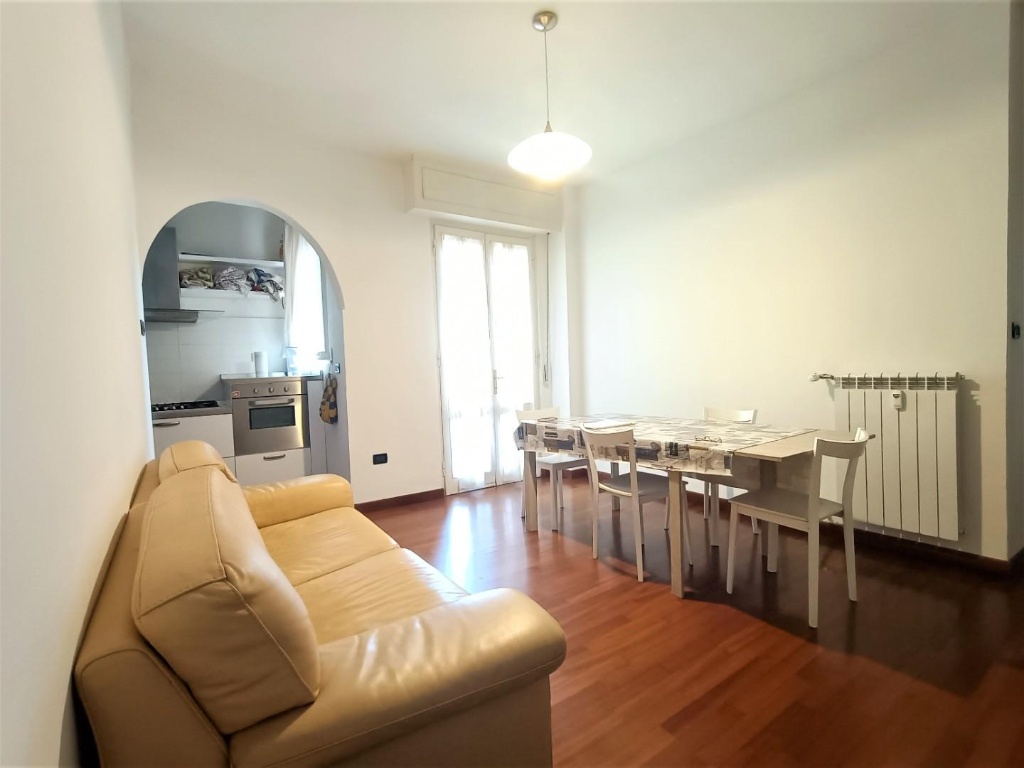 Appartamento a Pisa, 5 locali, 1 bagno, arredato, 105 m², 3° piano