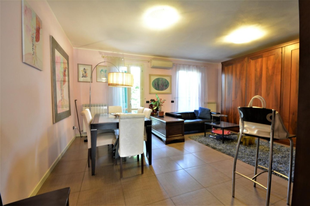 Villa a schiera a Lucca, 5 locali, 2 bagni, giardino privato, 150 m²