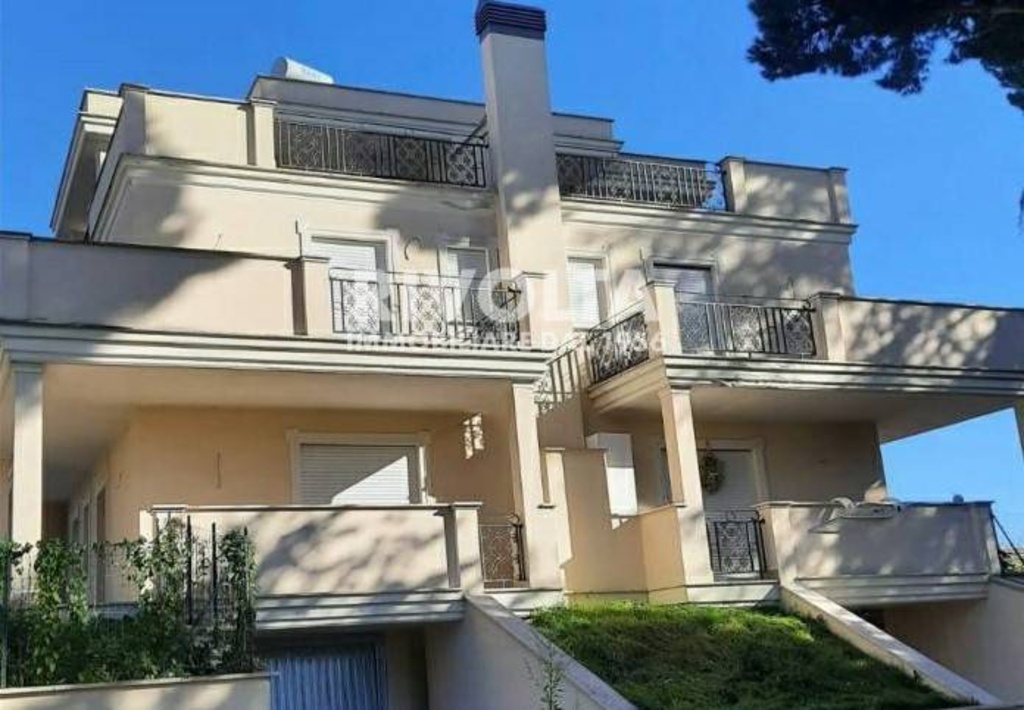 Villa in VIA ACHILLE GRANDI, Genzano di Roma, 5 locali, 2 bagni