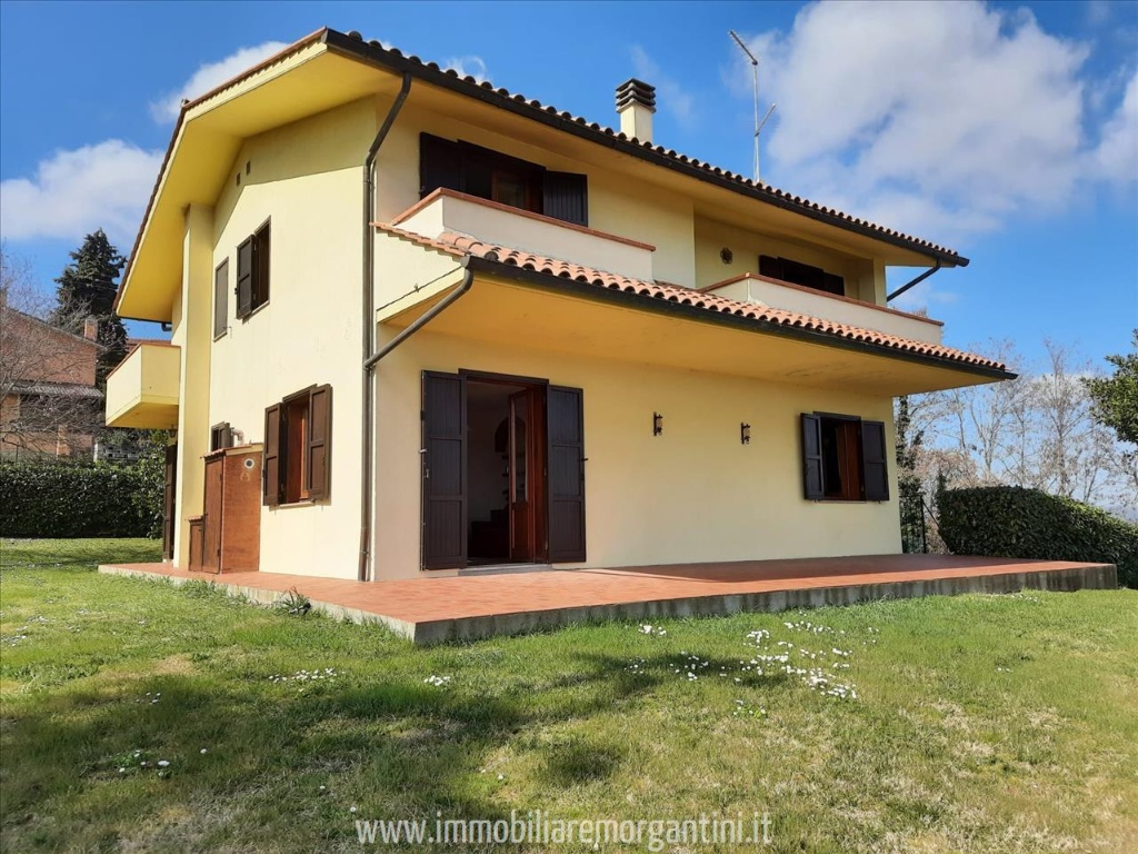 Villa a schiera a Sarteano, 10 locali, 4 bagni, giardino privato