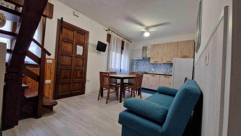 Casa semindipendente in Via Bafile, Jesolo, 4 locali, 2 bagni, 95 m²