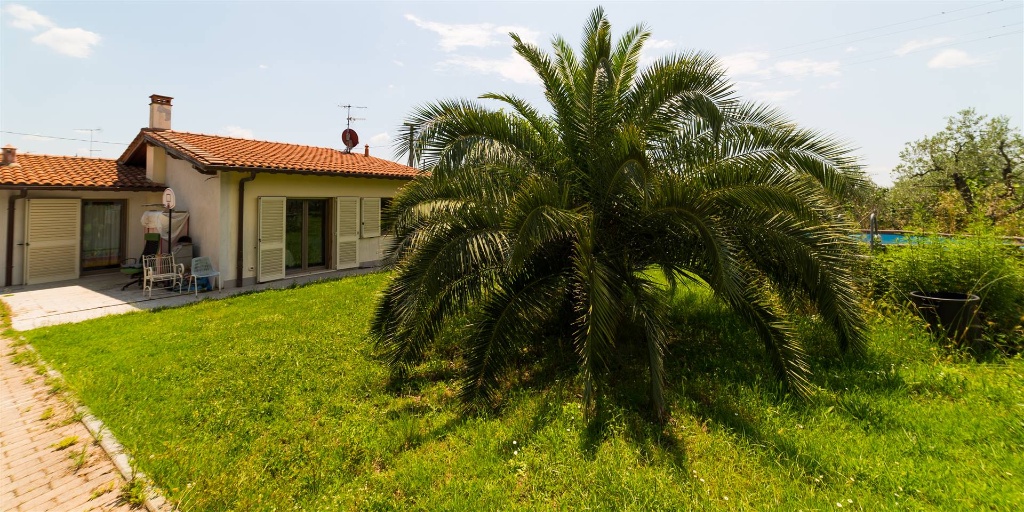 Villa a Lastra a Signa, 5 locali, 2 bagni, giardino privato, arredato