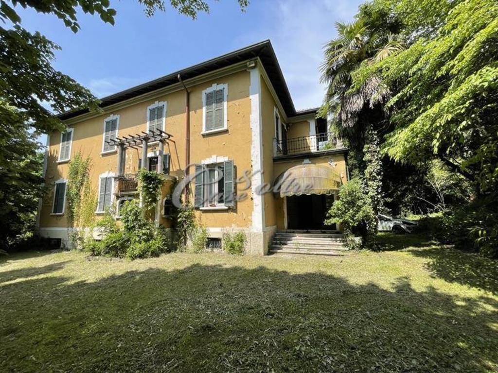 Villa singola in Via Marinotti, Cadorago, 20 locali, 6 bagni, con box