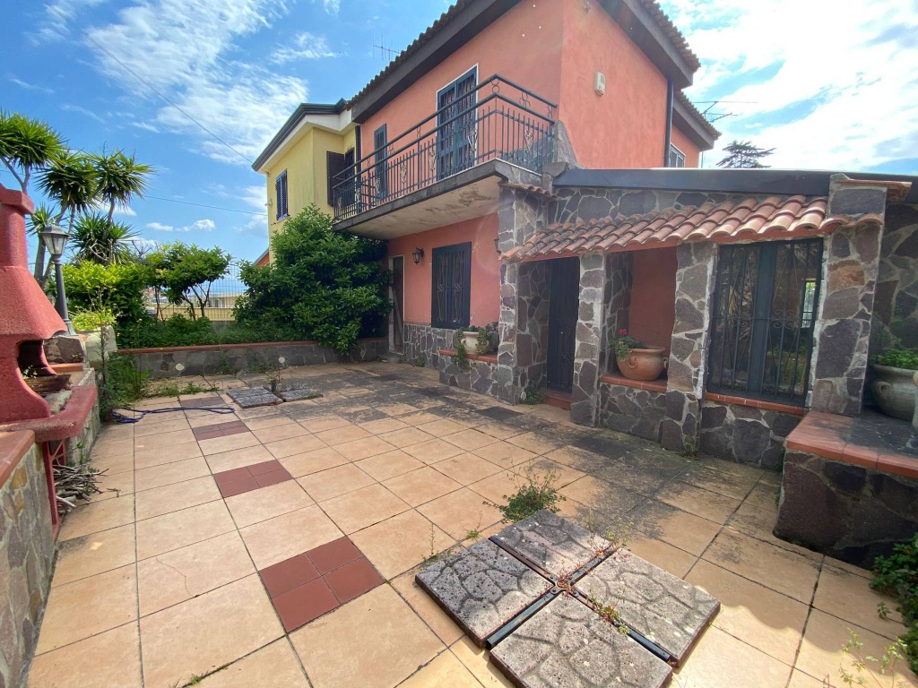 Casa semindipendente in Via Varolato, Capaccio Paestum, 5 locali