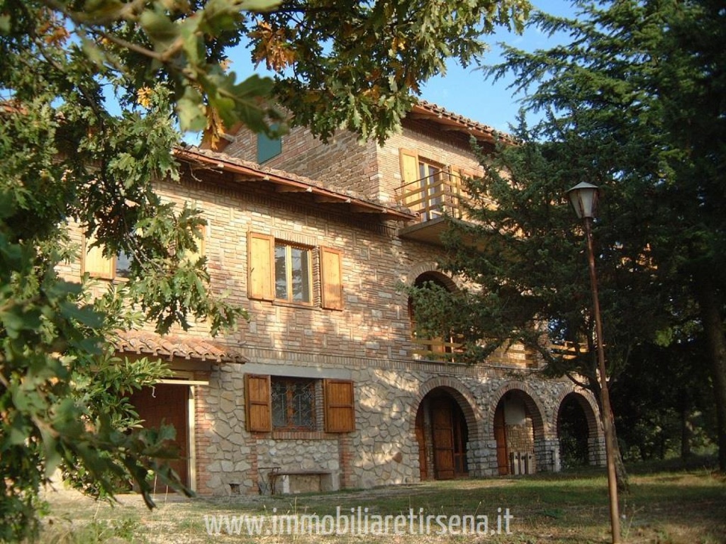Villa a schiera a Orvieto, 12 locali, 3 bagni, giardino privato