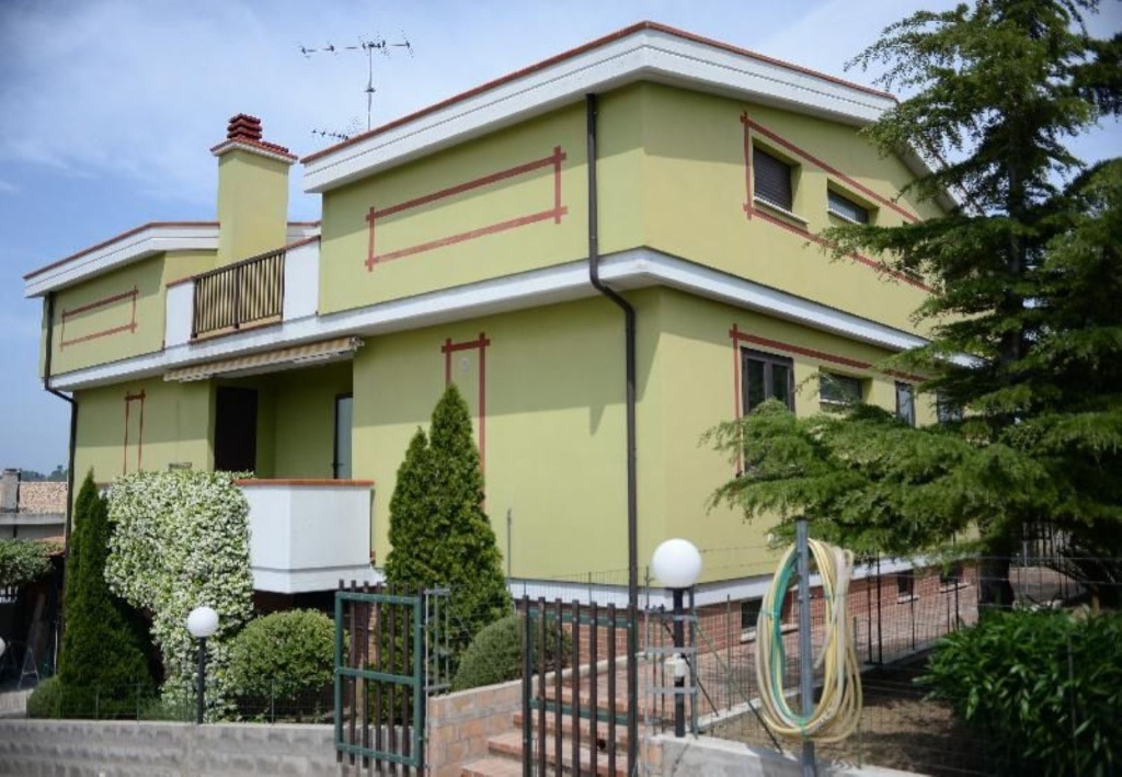 Villa singola in Polercia, Cupello, 5 locali, 3 bagni, con box, 320 m²