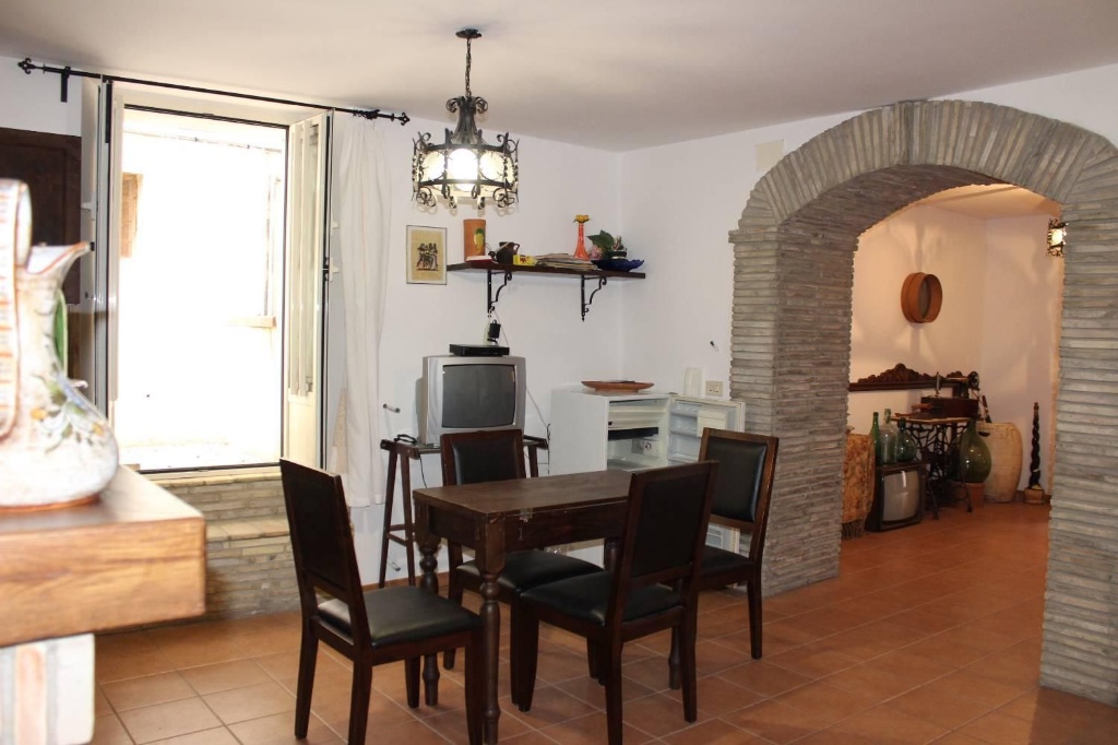 Casa indipendente a Montenero di Bisaccia, 7 locali, 3 bagni, 222 m²