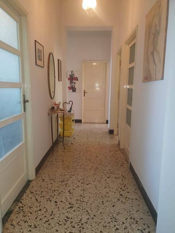 Appartamento ad Ancona, 7 locali, 2 bagni, 220 m², 2° piano in vendita