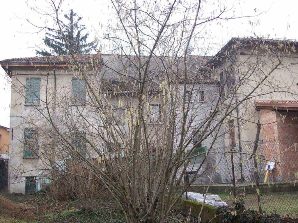 Casa semindipendente in Viale Matteotti, Gossolengo, 5 locali, 2 bagni