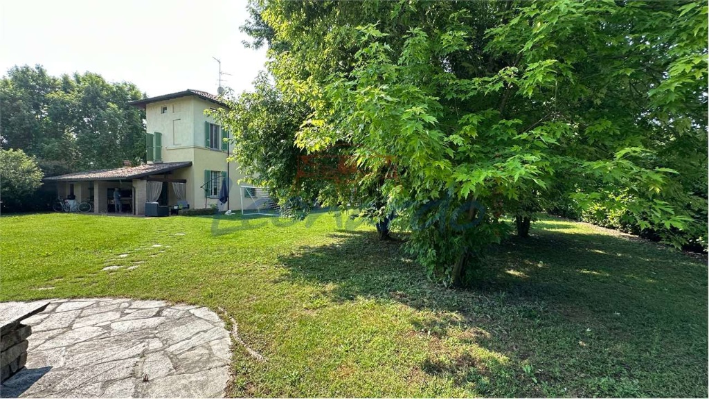 Villa in Strada Malchioda, Piacenza, 4 locali, 3 bagni, garage, 240 m²