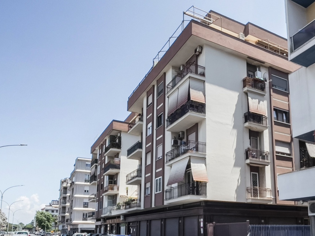 Appartamento in Via delle Azzorre, Roma, 1 bagno, 53 m², 4° piano