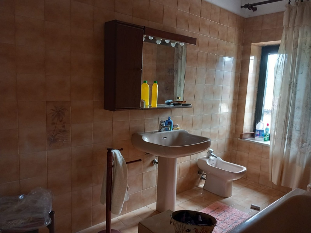 Casa indipendente a Isola Sant'Antonio, 6 locali, 2 bagni, 140 m²