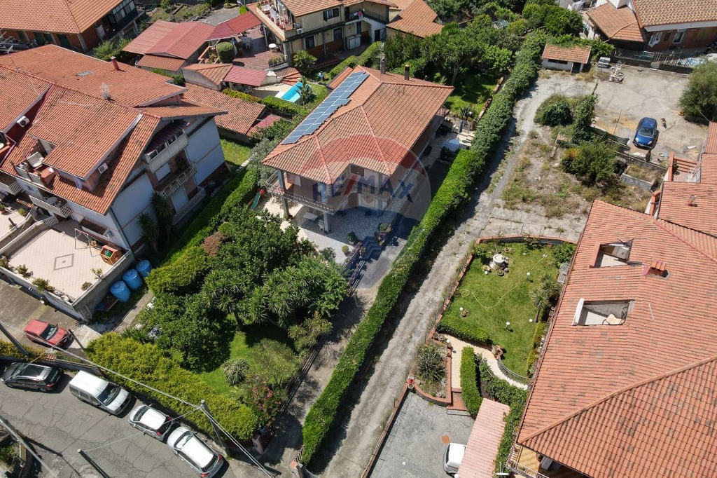 Villa in Via Del Colle, Tremestieri Etneo, 8 locali, 3 bagni, con box