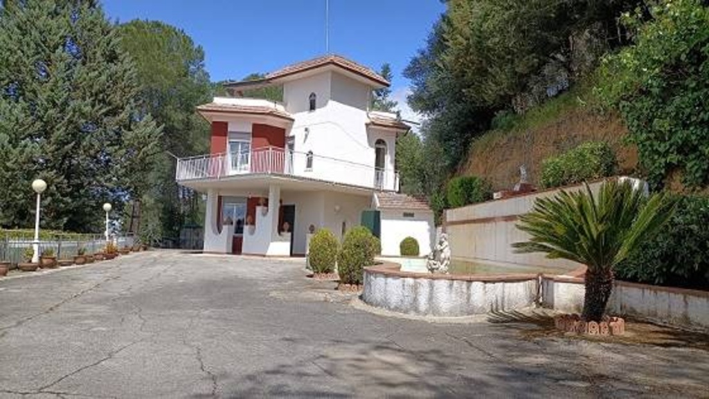 Villa in C/da Niscima snc, Caltanissetta, 7 locali, 2 bagni, 193 m²