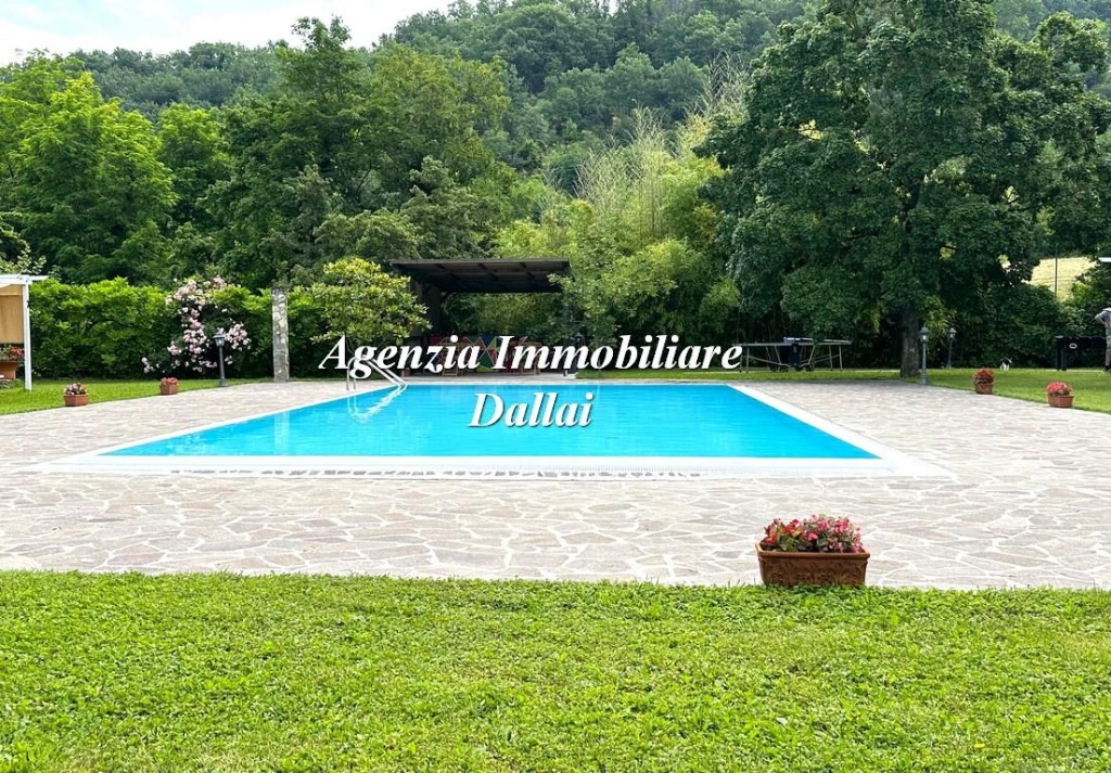 Villa in Piazza Ughi, Barberino di Mugello, 17 locali, 7 bagni, 380 m²