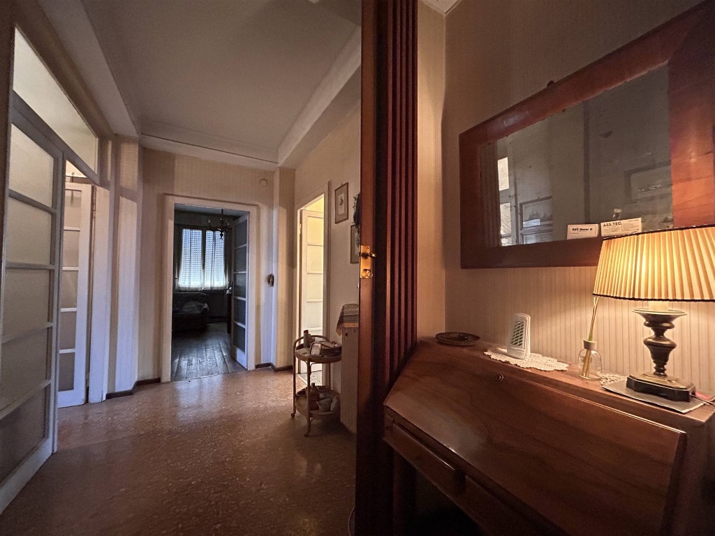 Appartamento a Piacenza, 7 locali, 2 bagni, arredato, 208 m², 2° piano