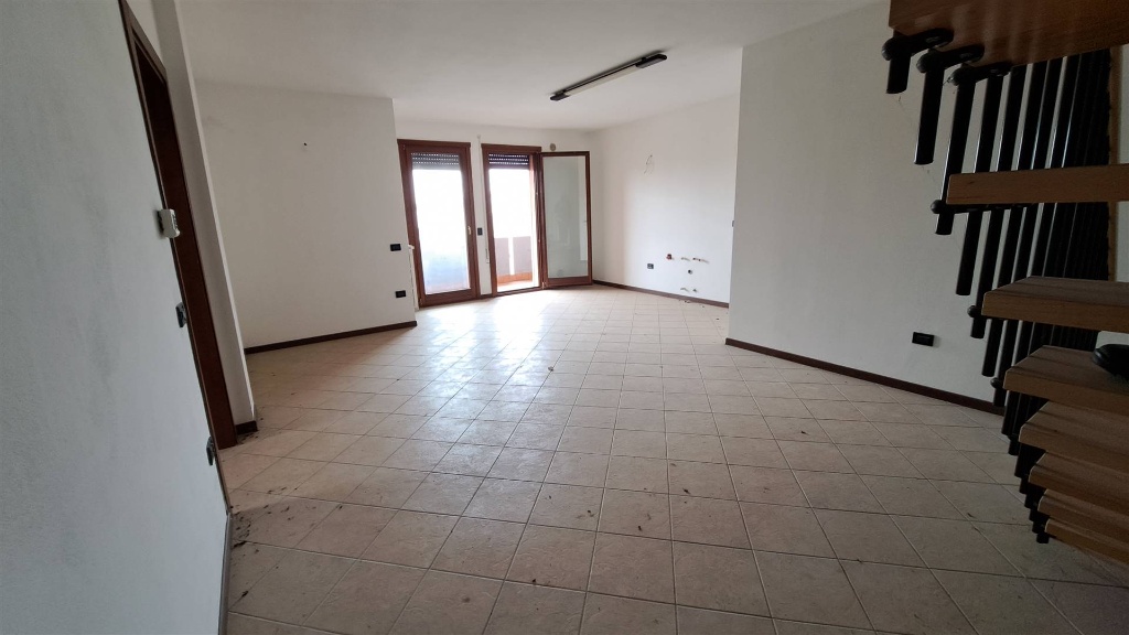 Appartamento a Casalserugo, 5 locali, 3 bagni, 119 m², 1° piano