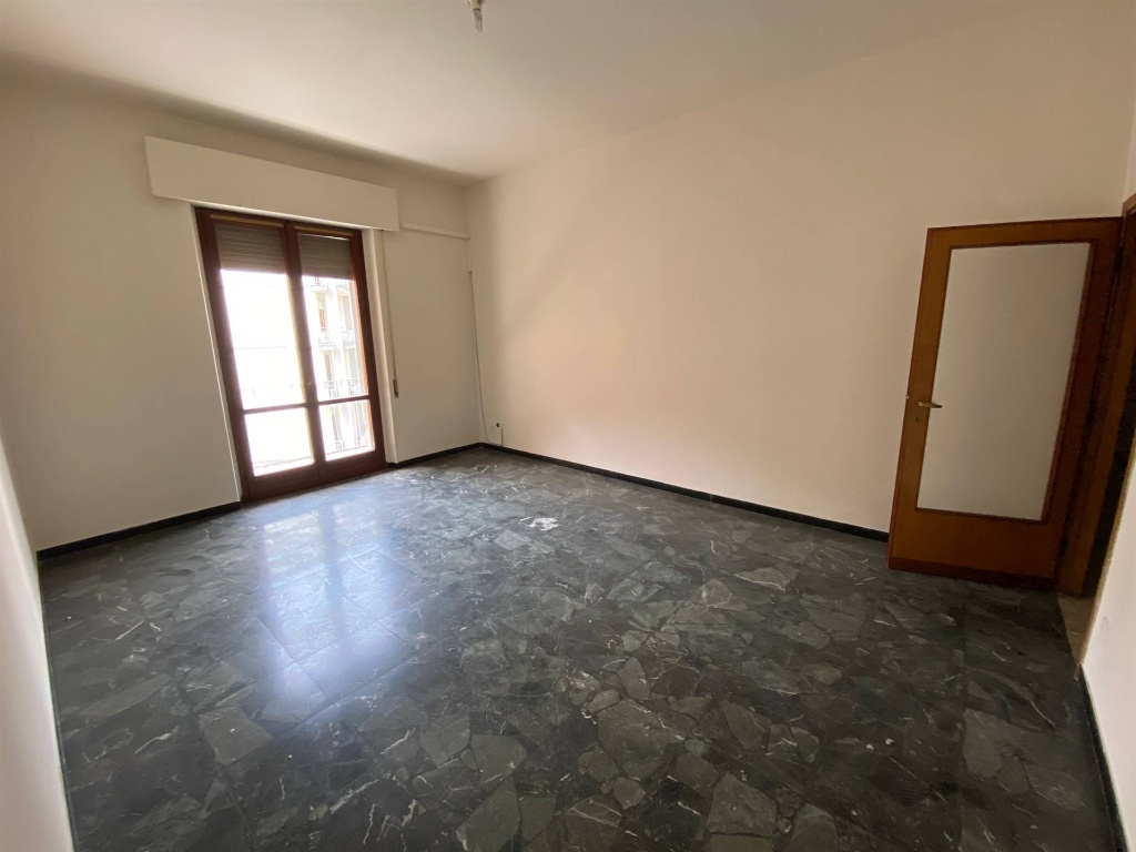 Quadrilocale a Prato, 1 bagno, 106 m², 3° piano, ascensore in vendita