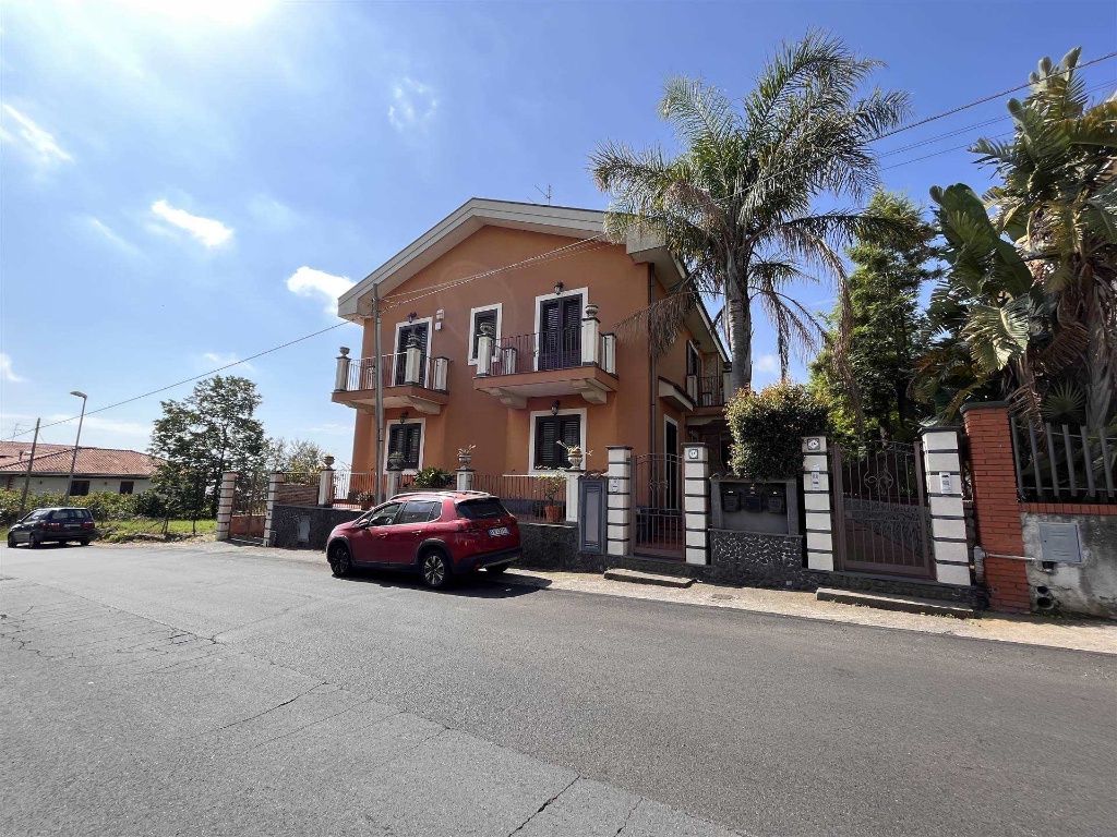 Villa a schiera in Via Colombe 12, Santa Venerina, 5 locali, 3 bagni
