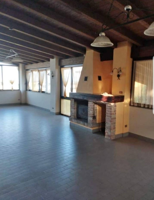 Appartamento a Ziano Piacentino, 11 locali, 6 bagni, 700 m² in vendita