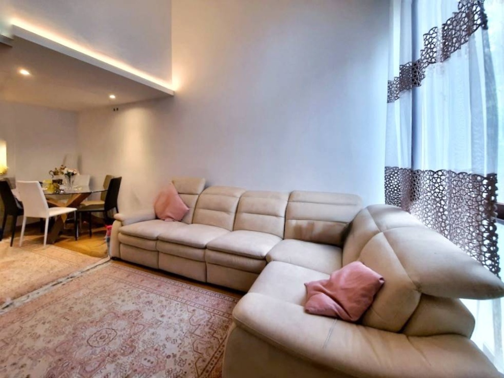 Appartamento a Firenze, 5 locali, 2 bagni, arredato, 110 m², 2° piano