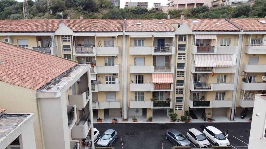 Trilocale a Messina, 2 bagni, posto auto, 110 m², ascensore in vendita