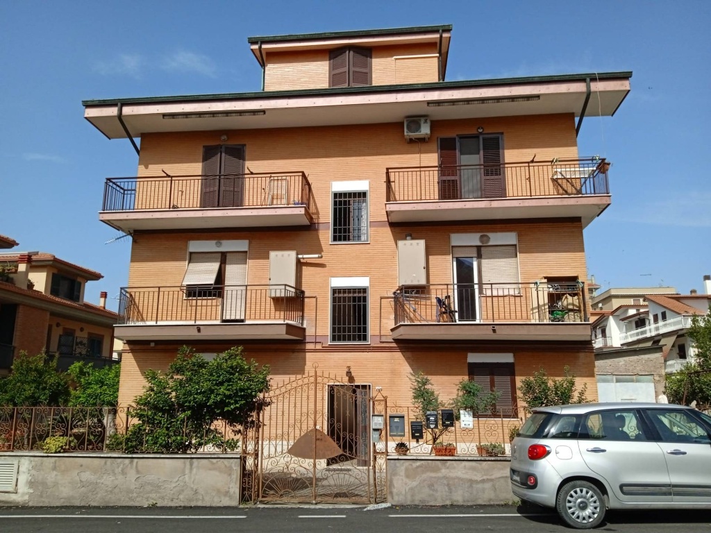 Bilocale in Via Vittorio Alfieri, Guidonia Montecelio, 1 bagno, 48 m²
