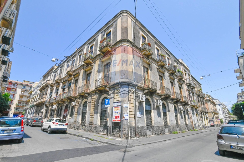 Appartamento in Via Stellata, Catania, 13 locali, 5 bagni, con box
