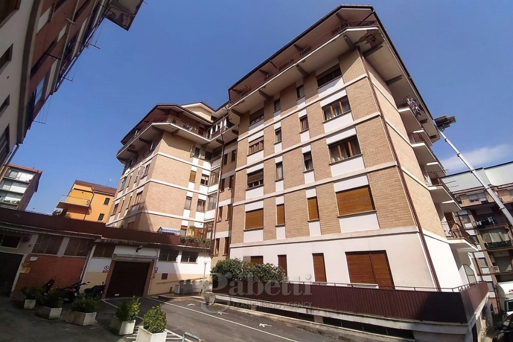 Appartamento in Papa Giovanni XXIII, Campobasso, 5 locali, 2 bagni