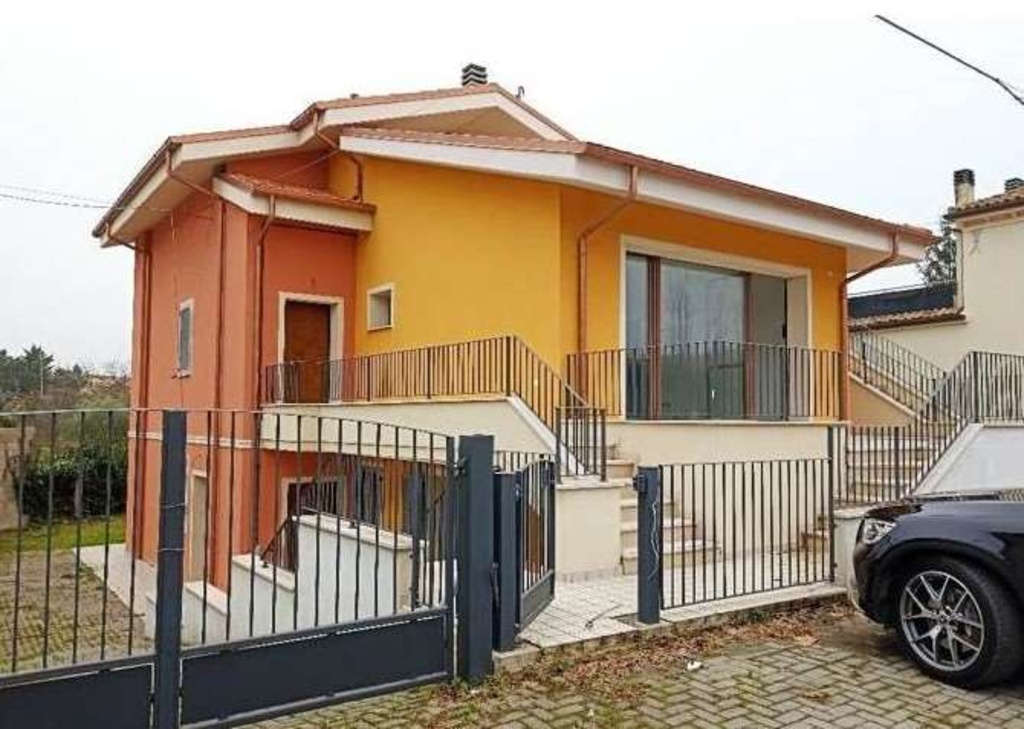 Palazzo in Via Canale Albani 23, Fano, 8 locali, 297 m² in vendita