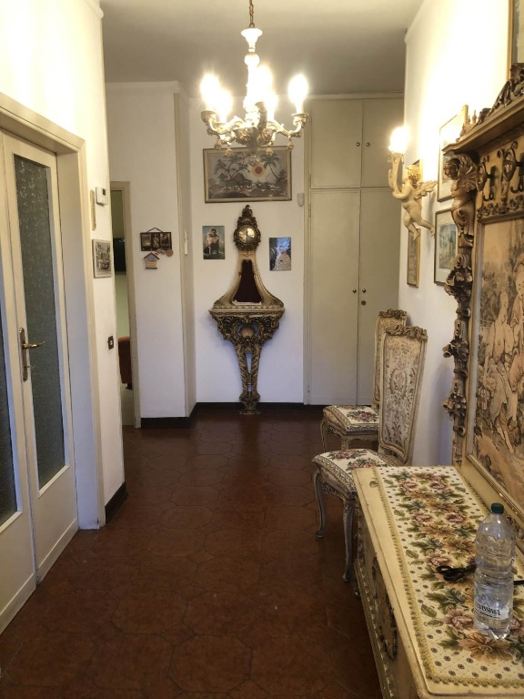 Villa a Pisa, 10 locali, 4 bagni, giardino privato, 240 m², 1° piano