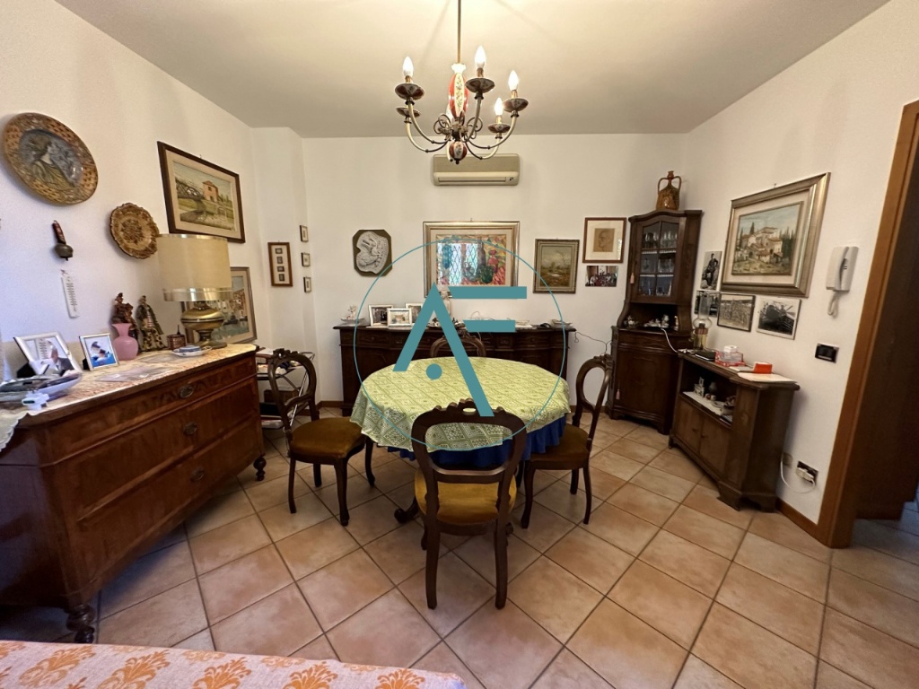 Casa affiancata a Ravenna, 6 locali, 2 bagni, giardino privato, 170 m²